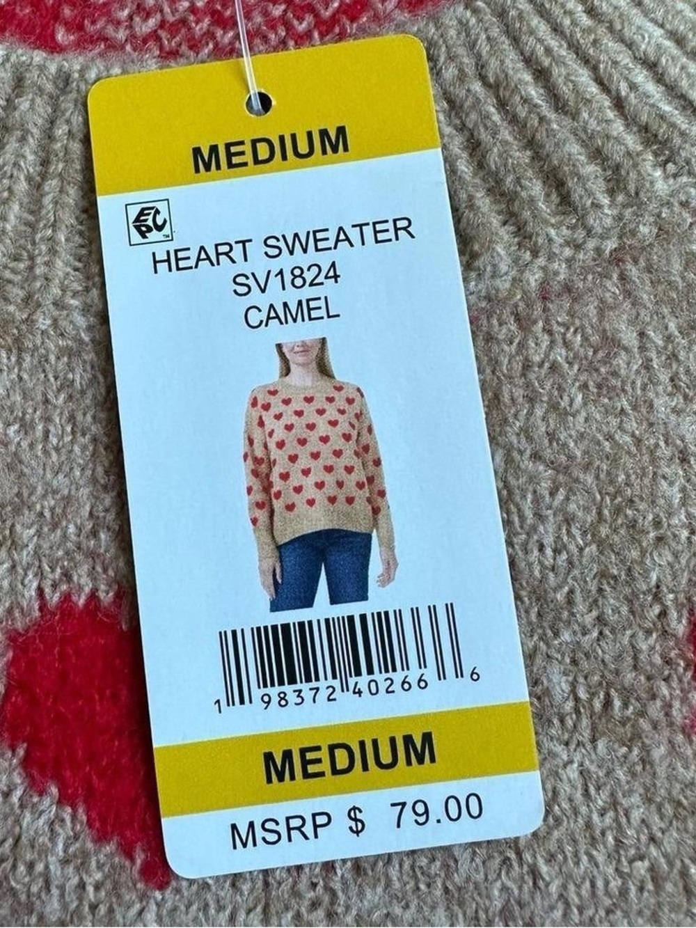NWT Vince Camuto Tan Crewneck Sweater with Red Heart Pattern - Picture 5 of 8